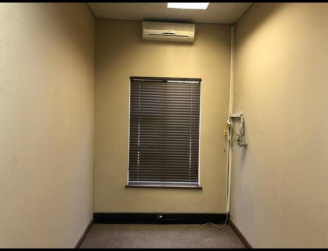 BUSINESS PROPERTY TO RENT IN ELDORAIGNE